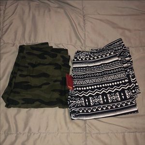 2 Pairs of Junior’s Patterned Leggings